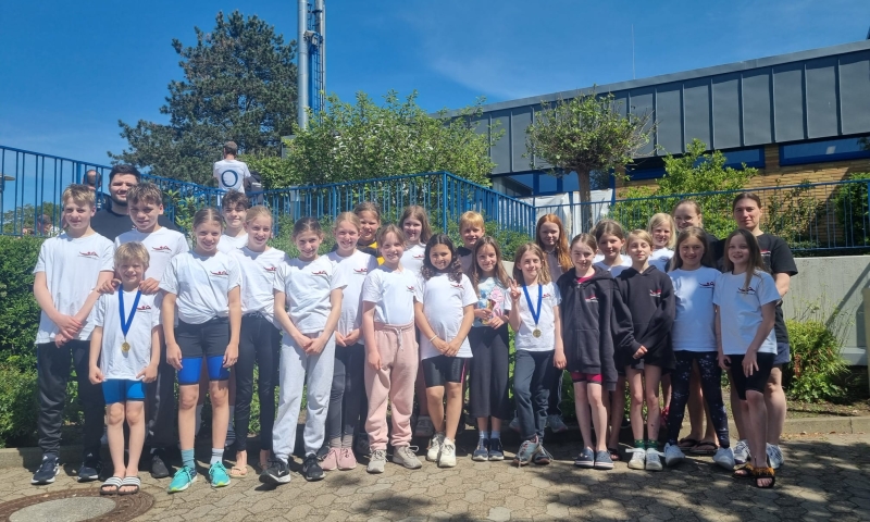 Felix von Massow und Johanna Obst erzielen nur erste Plätze beim Schwimmfest in Wunstorf